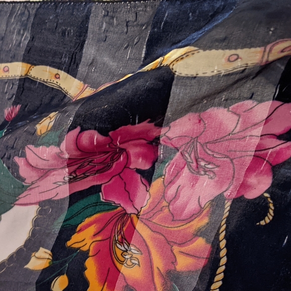 *Silky Sophisticated Floral Fashion Scarf, Square 38"x38" - Picture 10 of 11